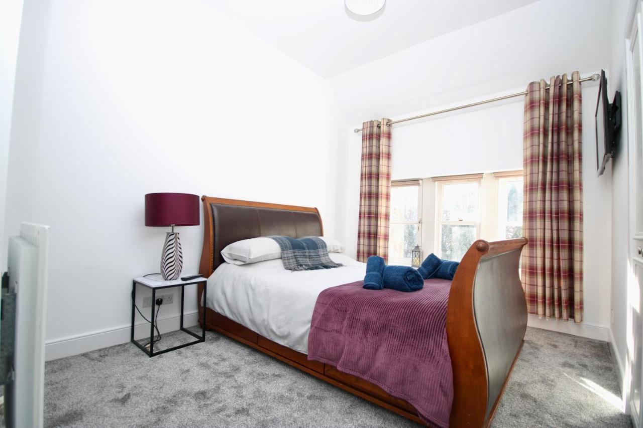 Serviced Accommodation Moray - Lesmurdie House エルギン エクステリア 写真