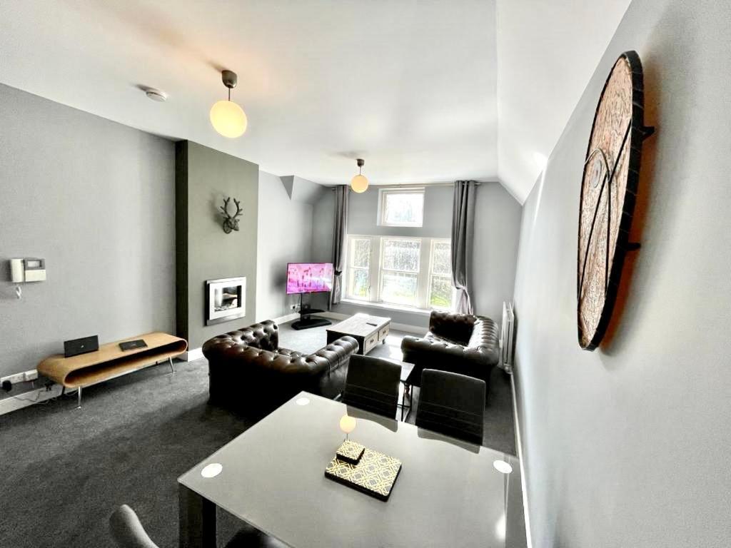 Serviced Accommodation Moray - Lesmurdie House エルギン エクステリア 写真