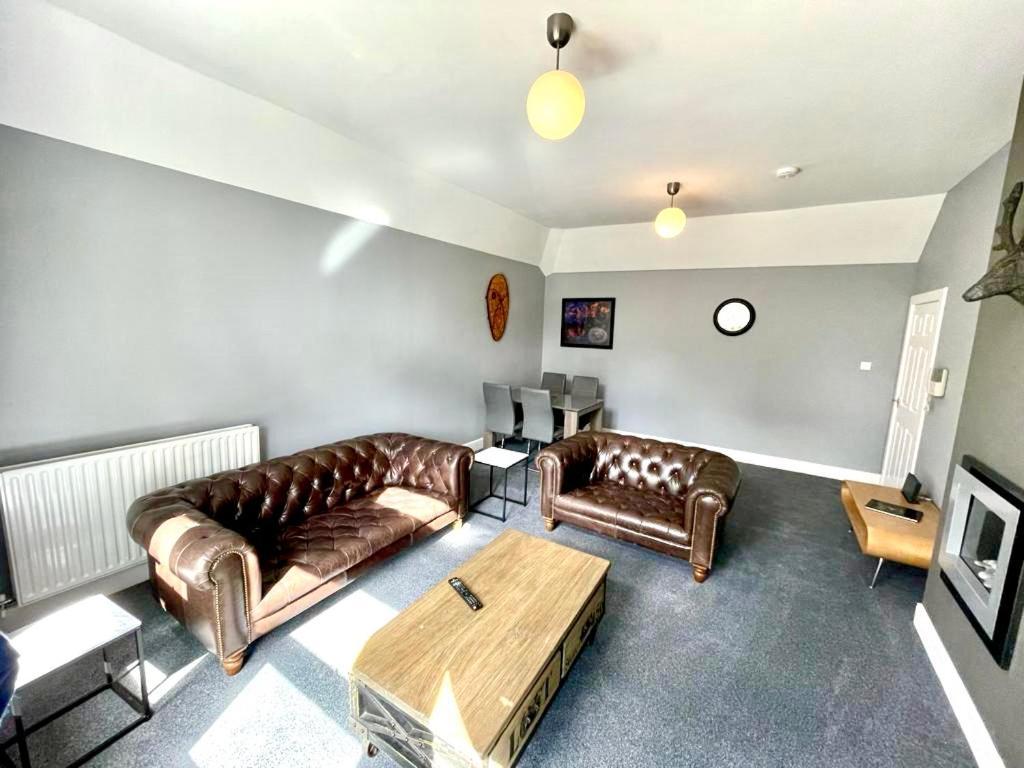 Serviced Accommodation Moray - Lesmurdie House エルギン エクステリア 写真