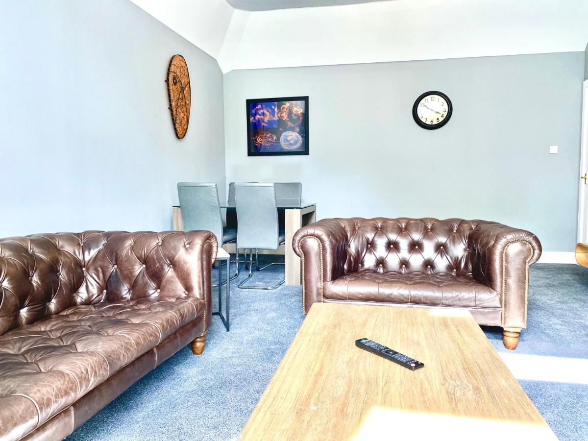 Serviced Accommodation Moray - Lesmurdie House エルギン エクステリア 写真