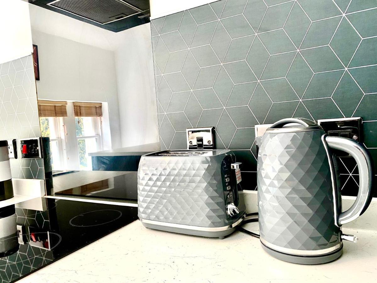 Serviced Accommodation Moray - Lesmurdie House エルギン エクステリア 写真