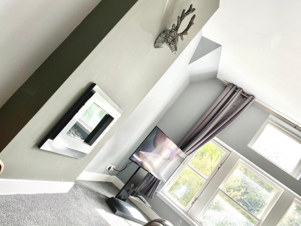 Serviced Accommodation Moray - Lesmurdie House エルギン エクステリア 写真
