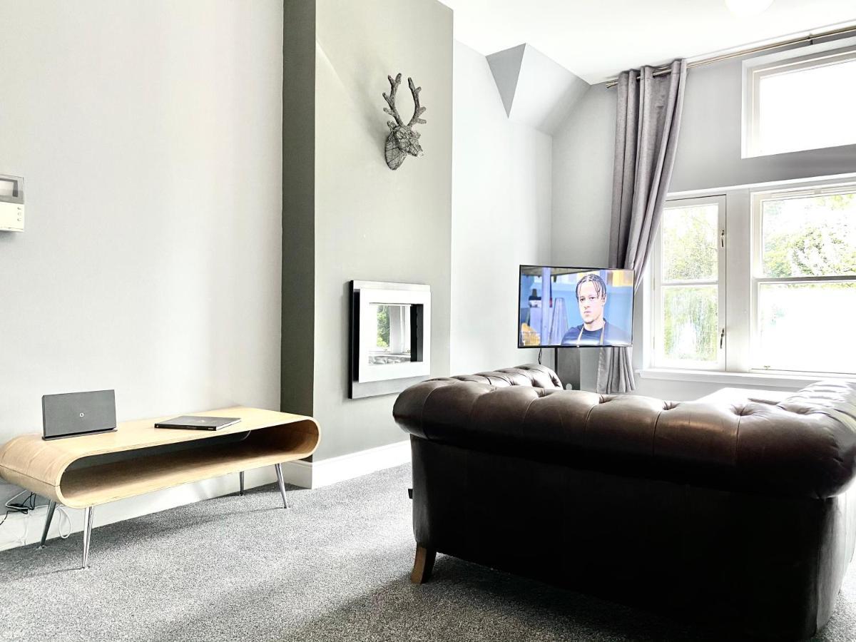Serviced Accommodation Moray - Lesmurdie House エルギン エクステリア 写真